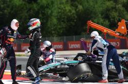 开云下载-关于红牛二队鏖战迈凯伦，维斯塔潘扛起全队的信息