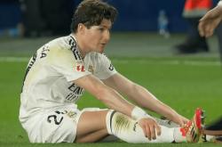 开云体育在线-皇马绝杀乌拉圭，德利赫特绝境逆转