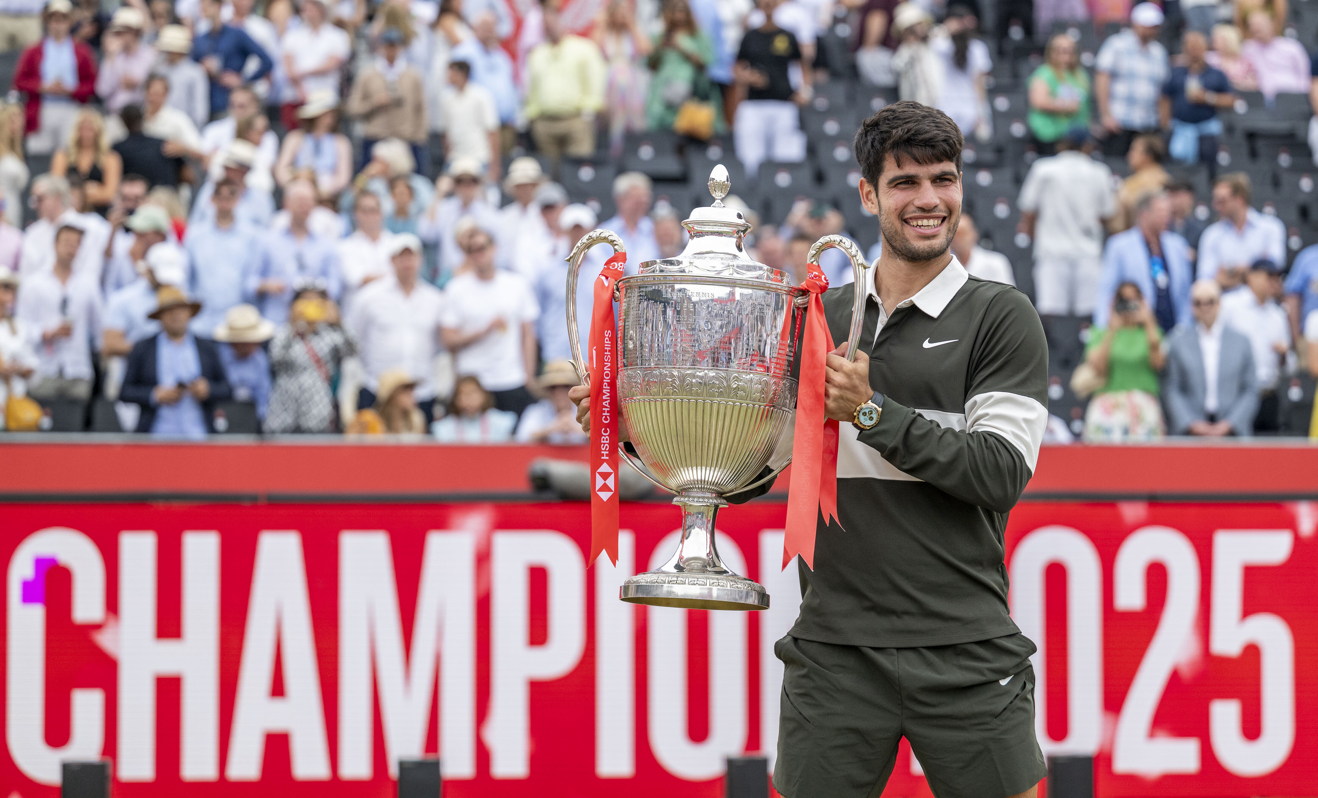 欧洲网球队鏖战澳大利亚网球队，阿尔卡拉斯统治全场的简单介绍