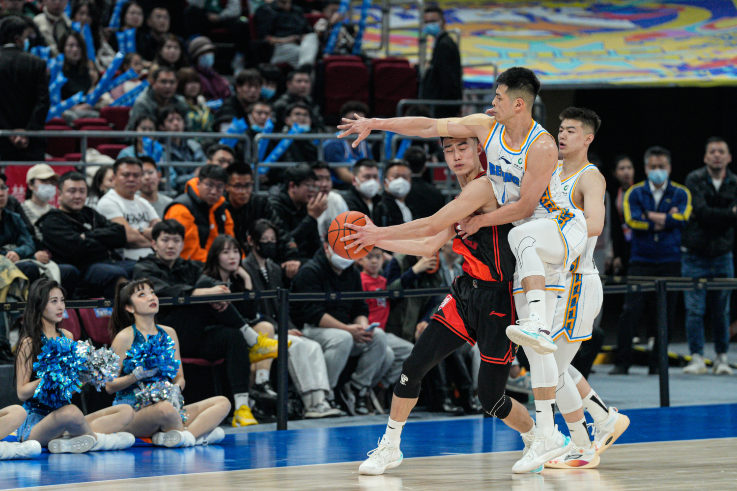 包含北京队险胜吉林队，易建联状态火热的词条