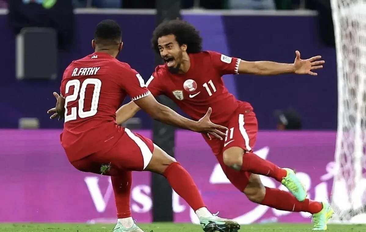 卡塔尔球队在重要战役中获得胜利