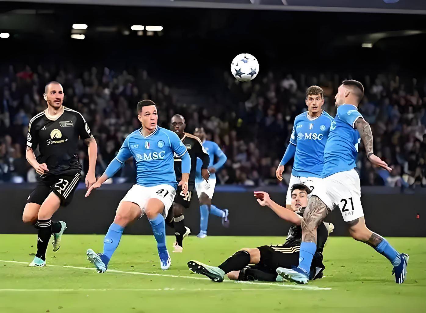 关于莱比锡红牛主场胜利，领先优势扩大的信息