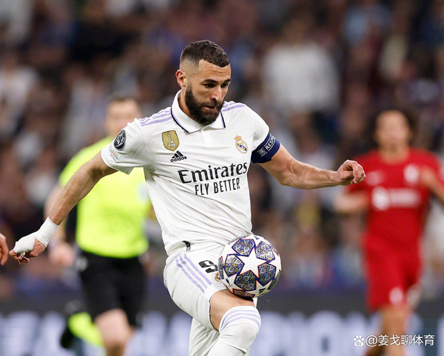 皇马客场-逆转拜仁，本泽马建功晋级