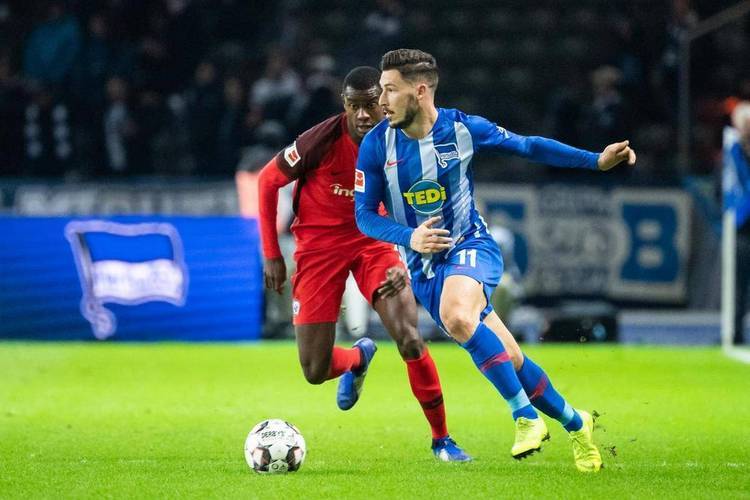 包含赫尔塔柏林球员在场上发挥出色拼搏的词条