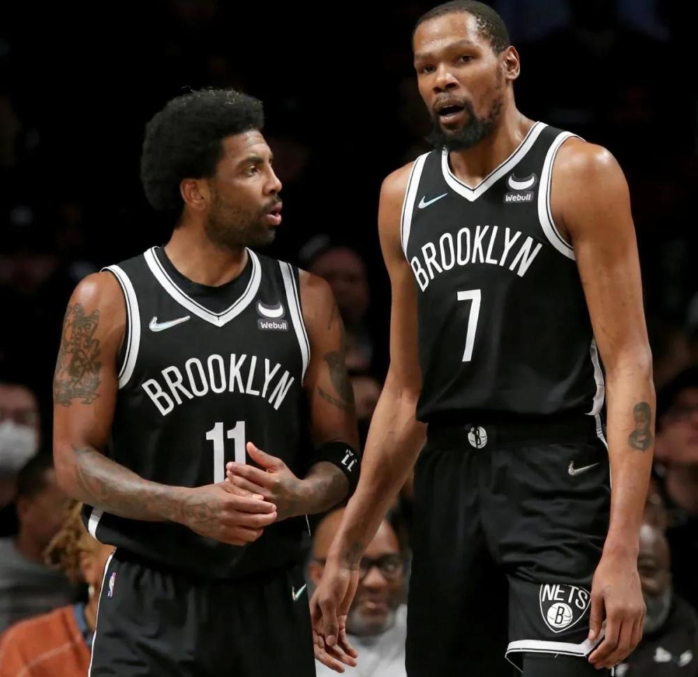 上海队力克雄鹿，莫兰特带队取胜