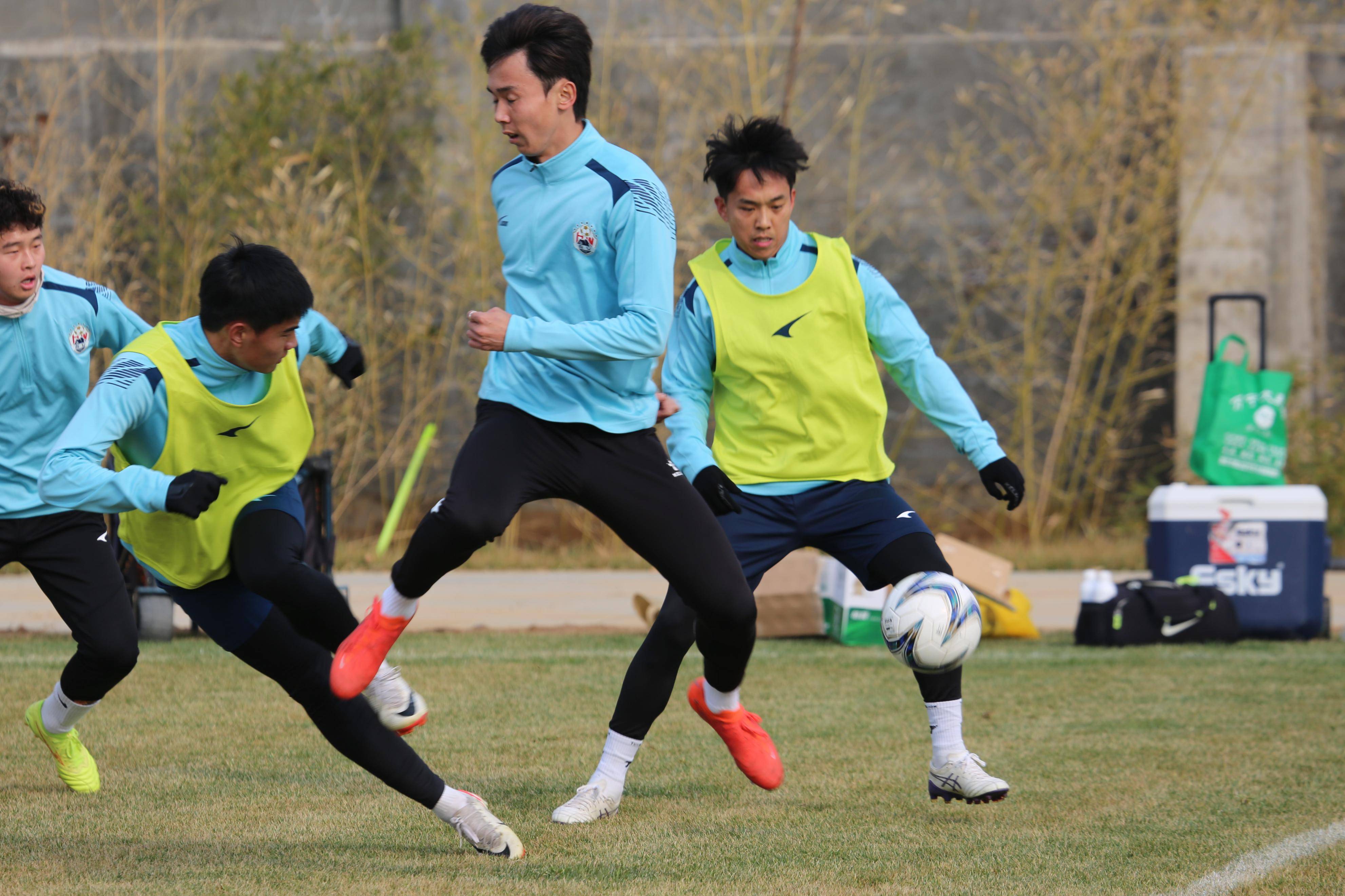 球队备战激烈对决，追求胜利