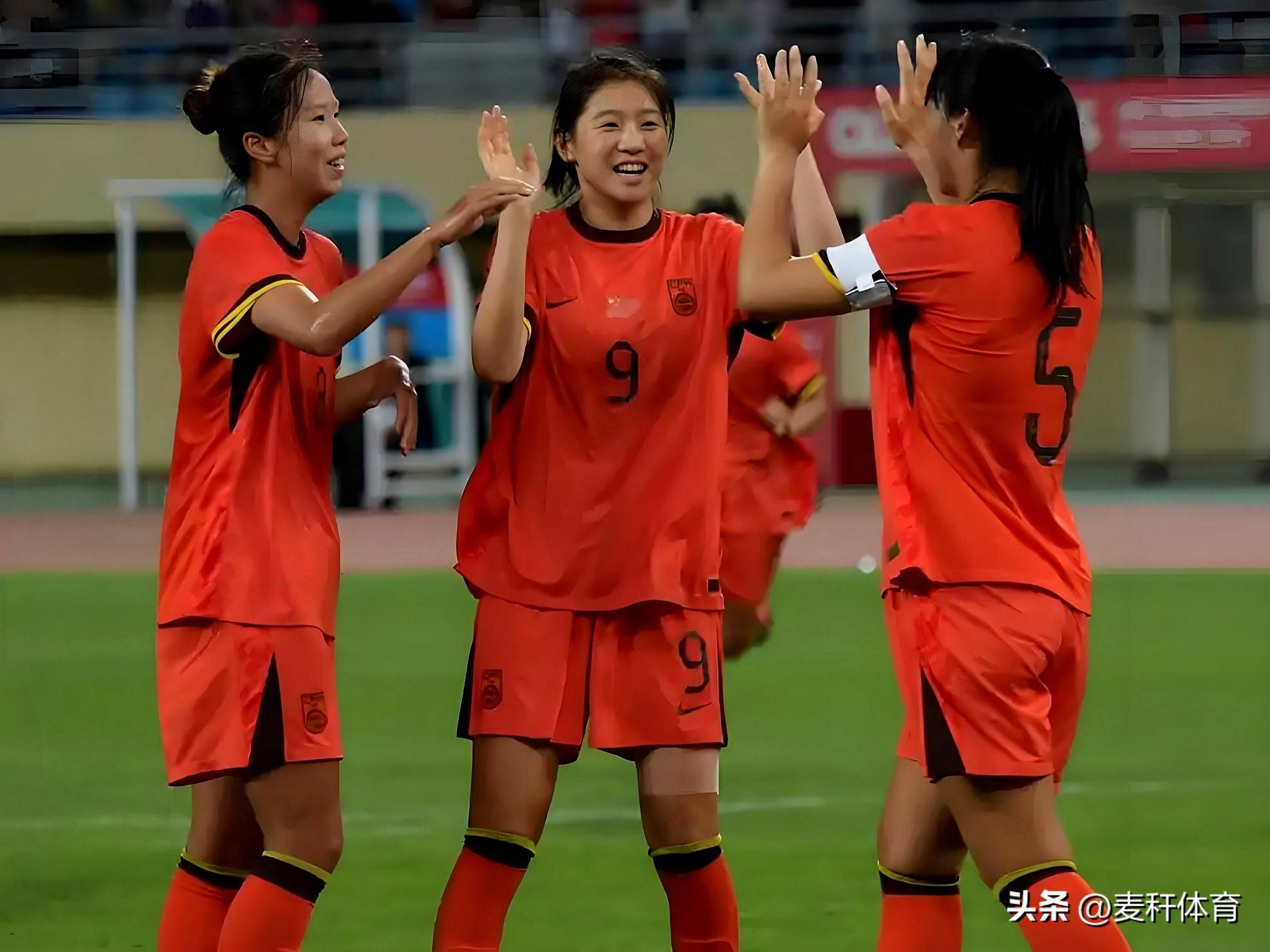 包含文莱女足在亚洲杯赛场上展现出色表现，晋级八强！的词条