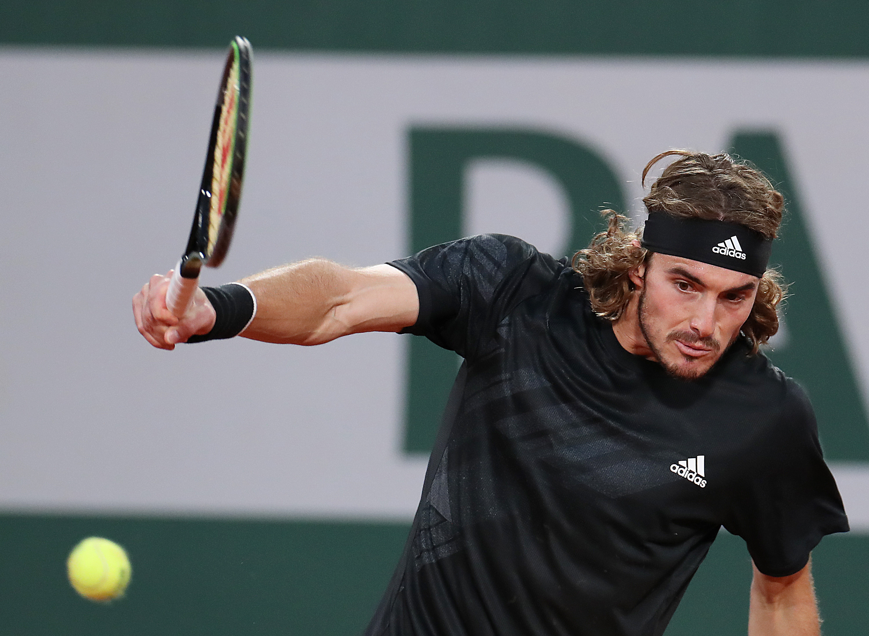 年终总决赛鏖战美网，西西帕斯点燃赛场的简单介绍