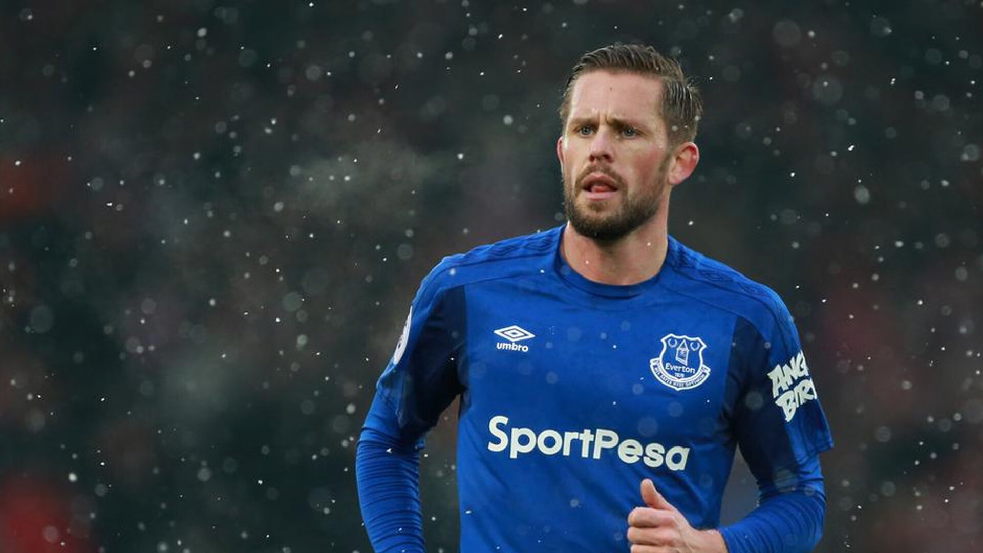 英格拉姆点燃赛场，湖人提前终结悬念上海队