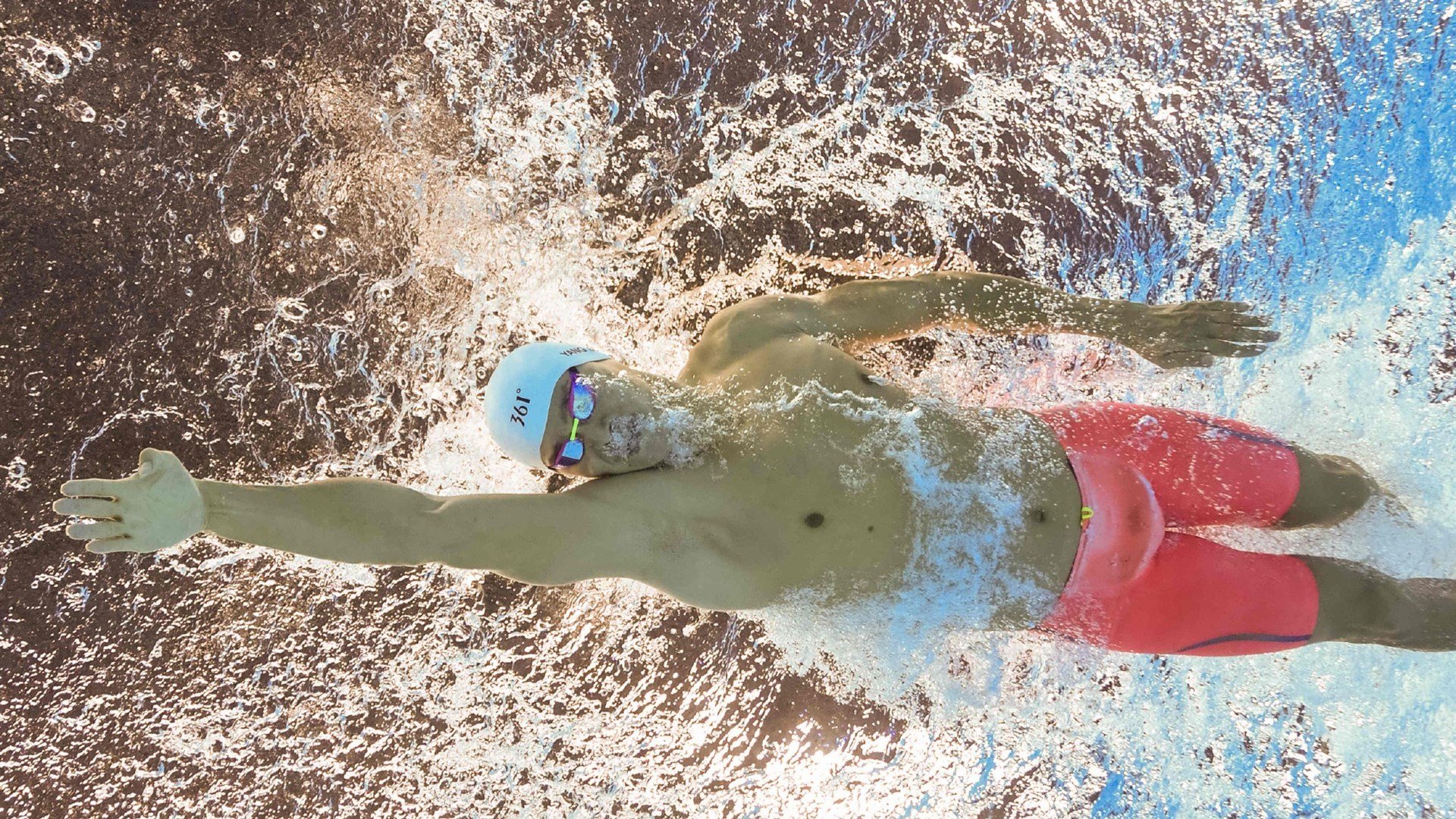 神话再现,希腊爆冷葡萄牙,本泽马持续制造杀伤的战术启示