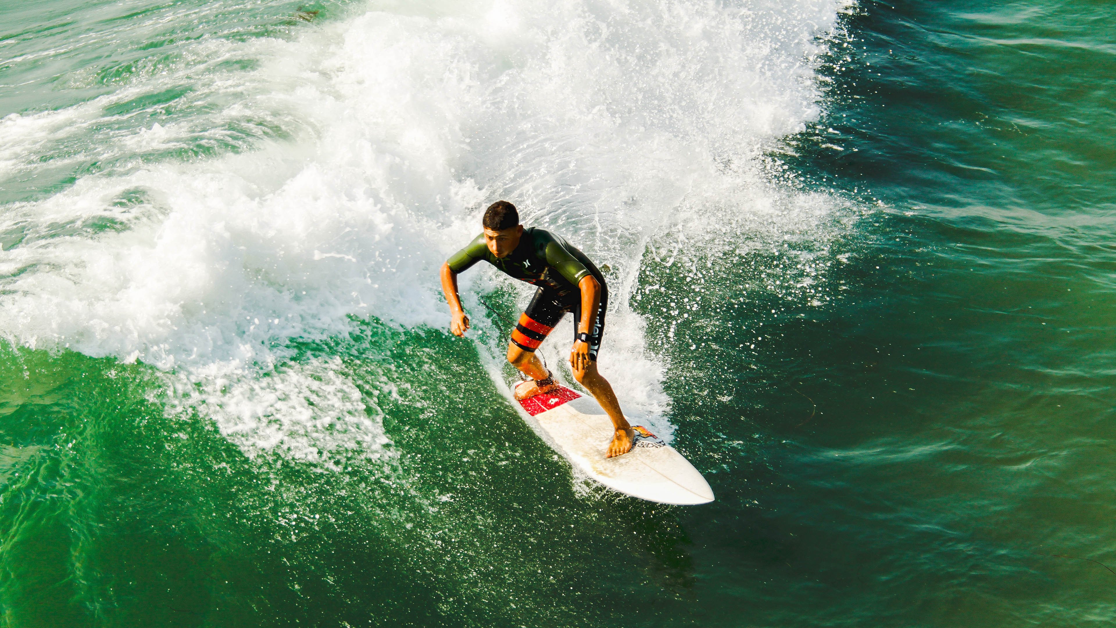 当篮球场驶入F1赛道，哈利伯顿的速度与统治之夜